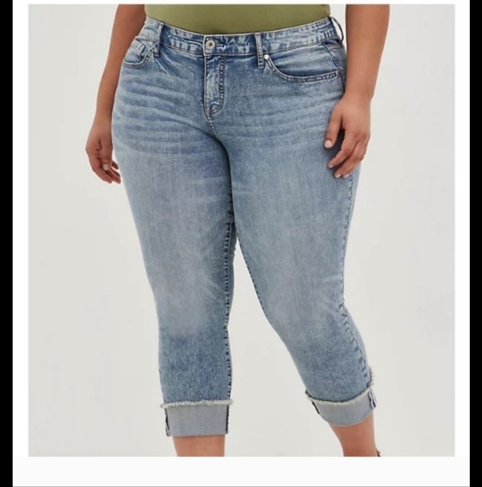 TORRID Acid Wash Cropped Boyfriend Jeans